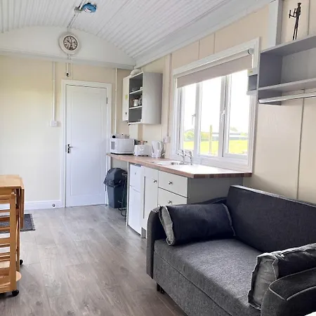 Ferienhaus Fantastic Off-grid Tiny House Fully Equipped With Beautiful Countryside Views In Ireland *