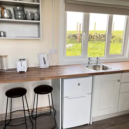 Сasa de vacaciones Fantastic Off-grid Tiny House Fully Equipped With Beautiful Countryside Views In Ireland