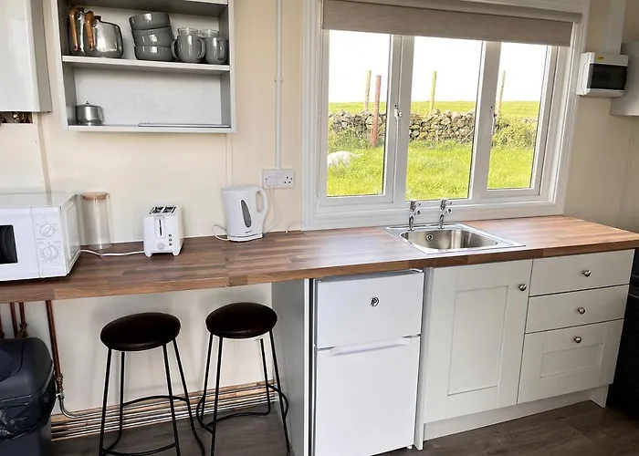 Feriehus Fantastic Off-grid Tiny House Fully Equipped With Beautiful Countryside Views In Ireland